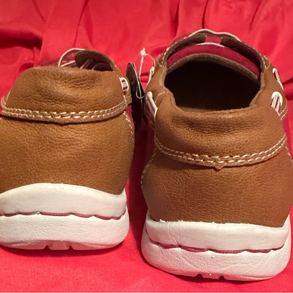 Bass Leather Raspberry & Tan Brand New Loafers- Comfort Footbed - Picture 3 of 6